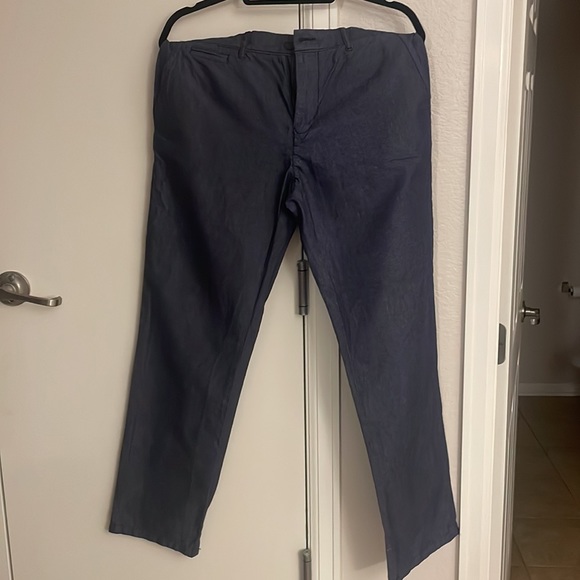 Tommy Hilfigure 33x32 dress pants - Picture 2 of 3